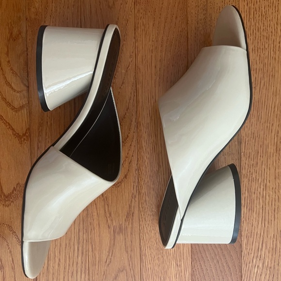 NWT NIB Mercedes Castillo 7/37 Soft Patent Mule Heel in ‘Rice’ MC-KURI-MD - Picture 1 of 6